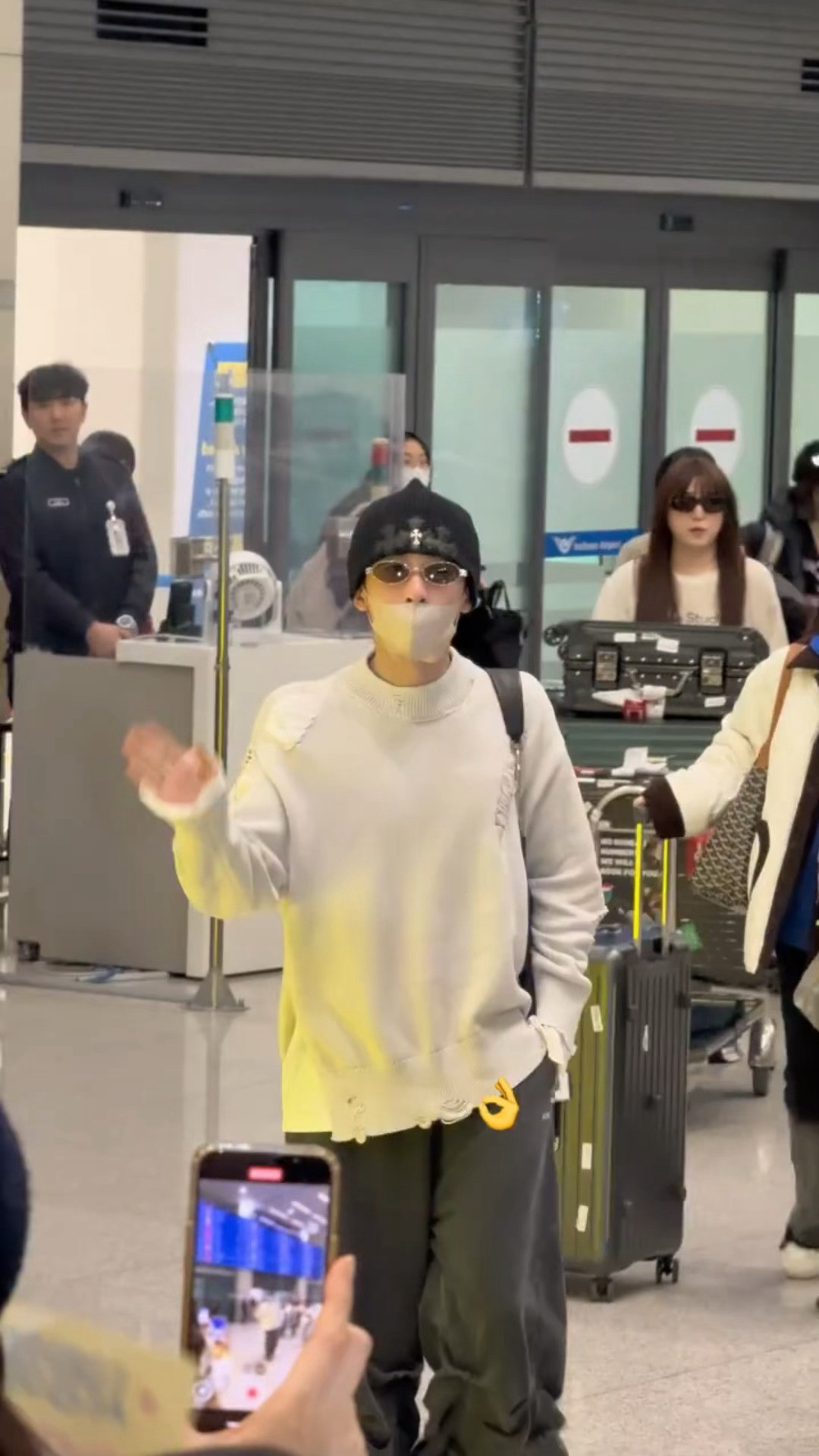 檀健次韩国到达，好多人来接啊！！！檀健次韩国到达人气韩国机场偶遇檀健次