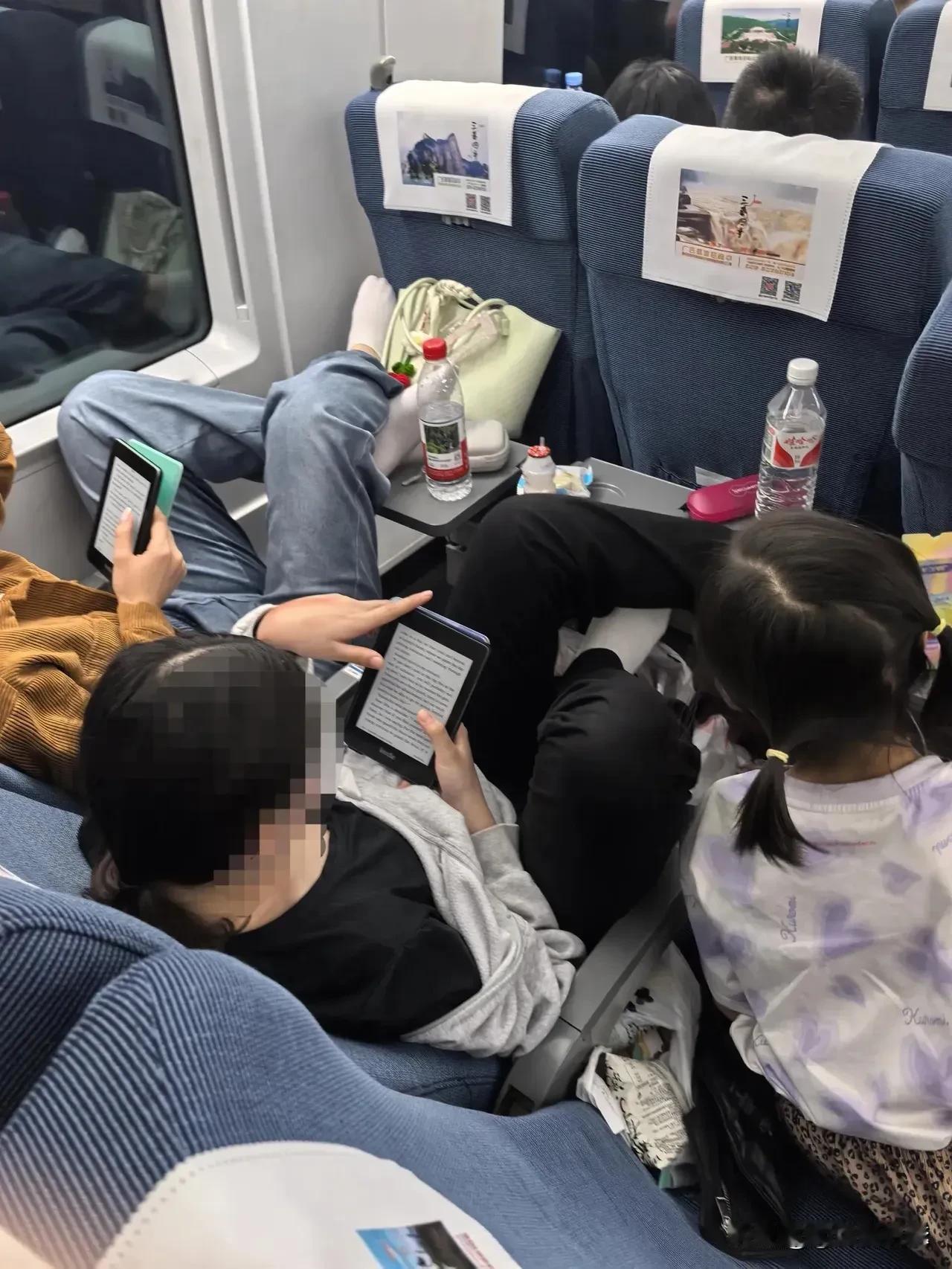 俗话说：上梁不正下梁歪养不教父之过，教不严师之惰。丢弃了传统文化