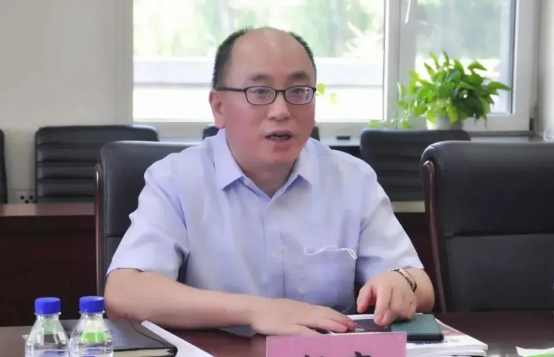 又一个看上去颇为“寒酸”的贪腐干部，5年时间收受管理和服务对象礼品折合共计2.4