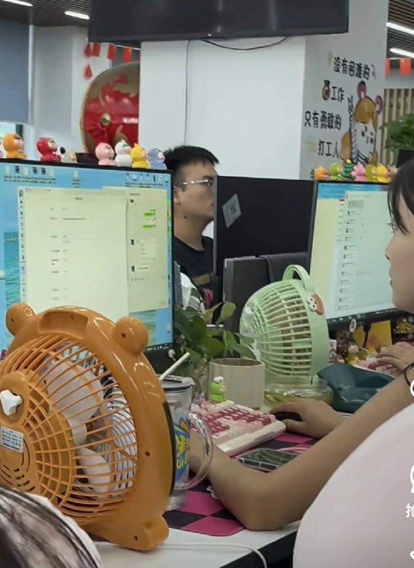 公司一工作了7-8年的车间老员工拿着自己心衰确诊的诊断书来找我们hr总监：医生说