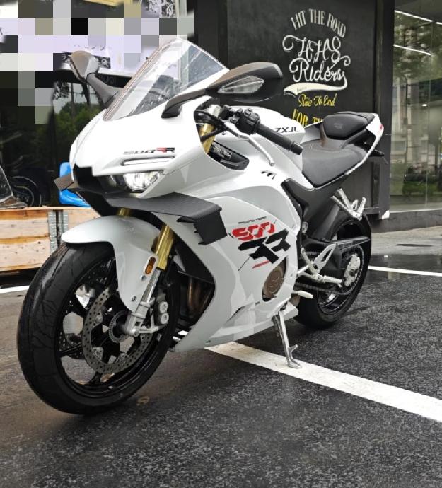 9月国产中大排量摩托车销量排行：1. 张雪机车：9979台2. 春风动力
