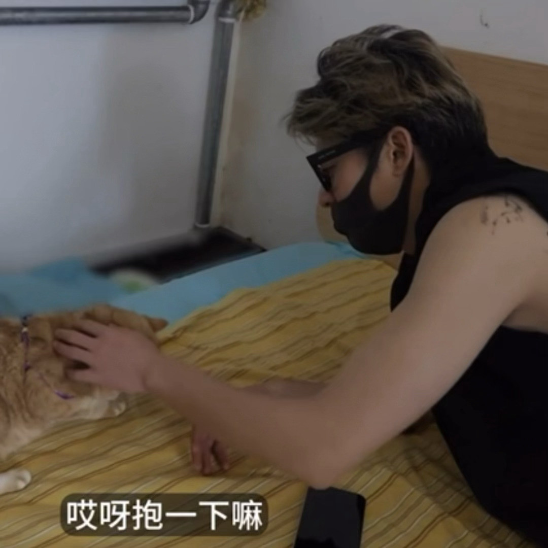 抱一下嘛～～～