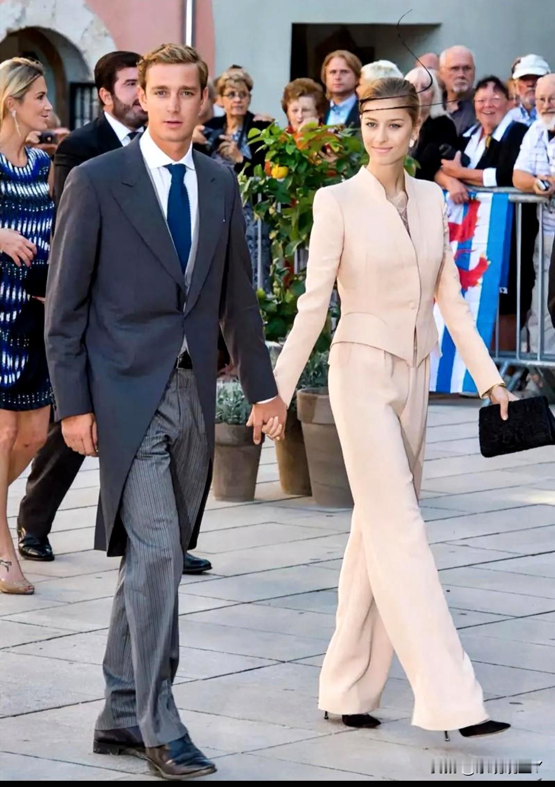 摩纳哥王妃真的每个角度都好美啊！气质高贵，美丽大方，漂亮得倾国倾城！而令人好奇的