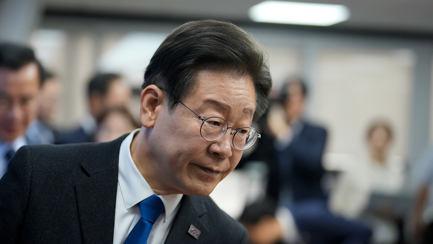 金文洙被连夜“抄家”，韩德洙成功上位，李在明总统职位悬了？