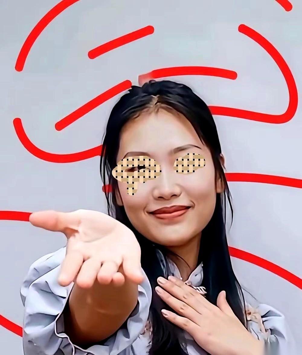 我跟你讲，现在全网最坐立不安、夜不能寐的，绝对不是那个已经被判了的金毛。是她。