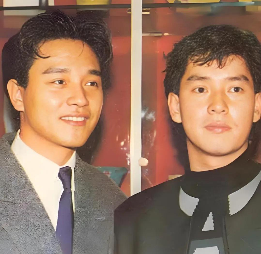 我清晰的还记得谭咏麟是80年代最红的香港歌手之一，用歌王来形容他并不为过，在那个