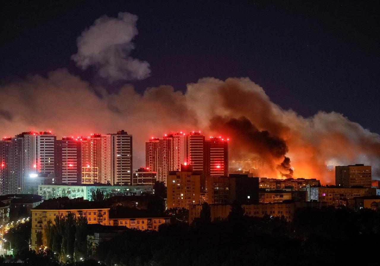 泽连斯基已经没什么机会了！9月15日，乌克兰外交部长公开表态称：“乌方愿意与俄