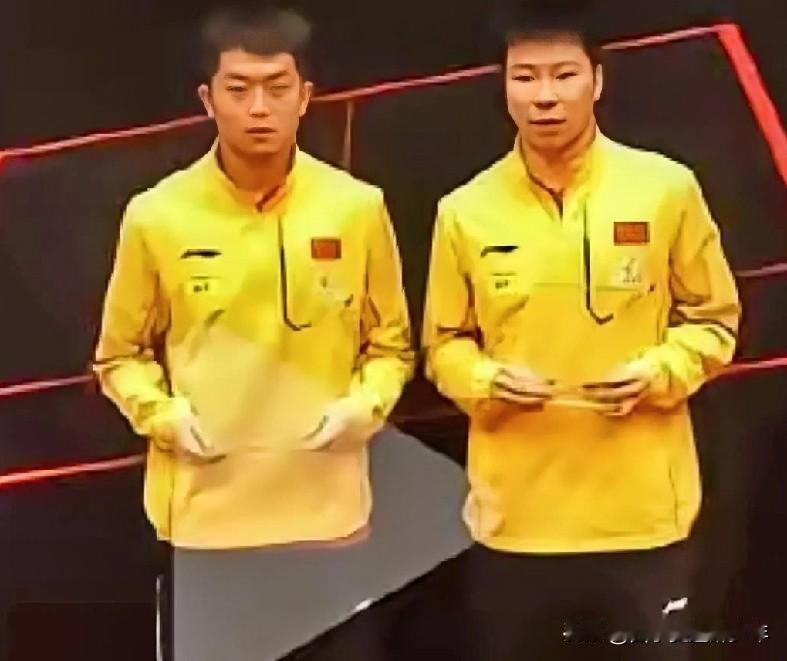 阿拉木图挑战赛男双决赛，徐瑛彬袁励岑VS户上隼辅松岛辉空。第一局徐瑛彬袁励岑开