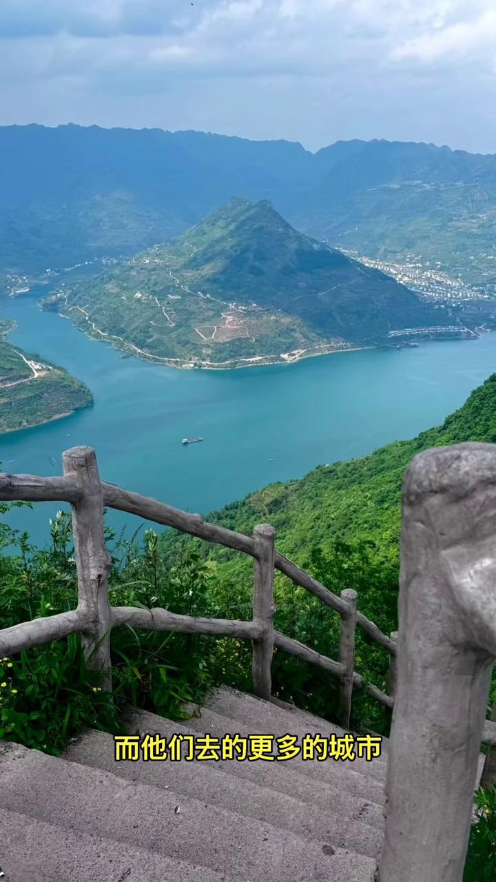昭通真的是最不像云南的一个城市。这辈子应该有一半的昭通人都没去过省会昆明，而他们