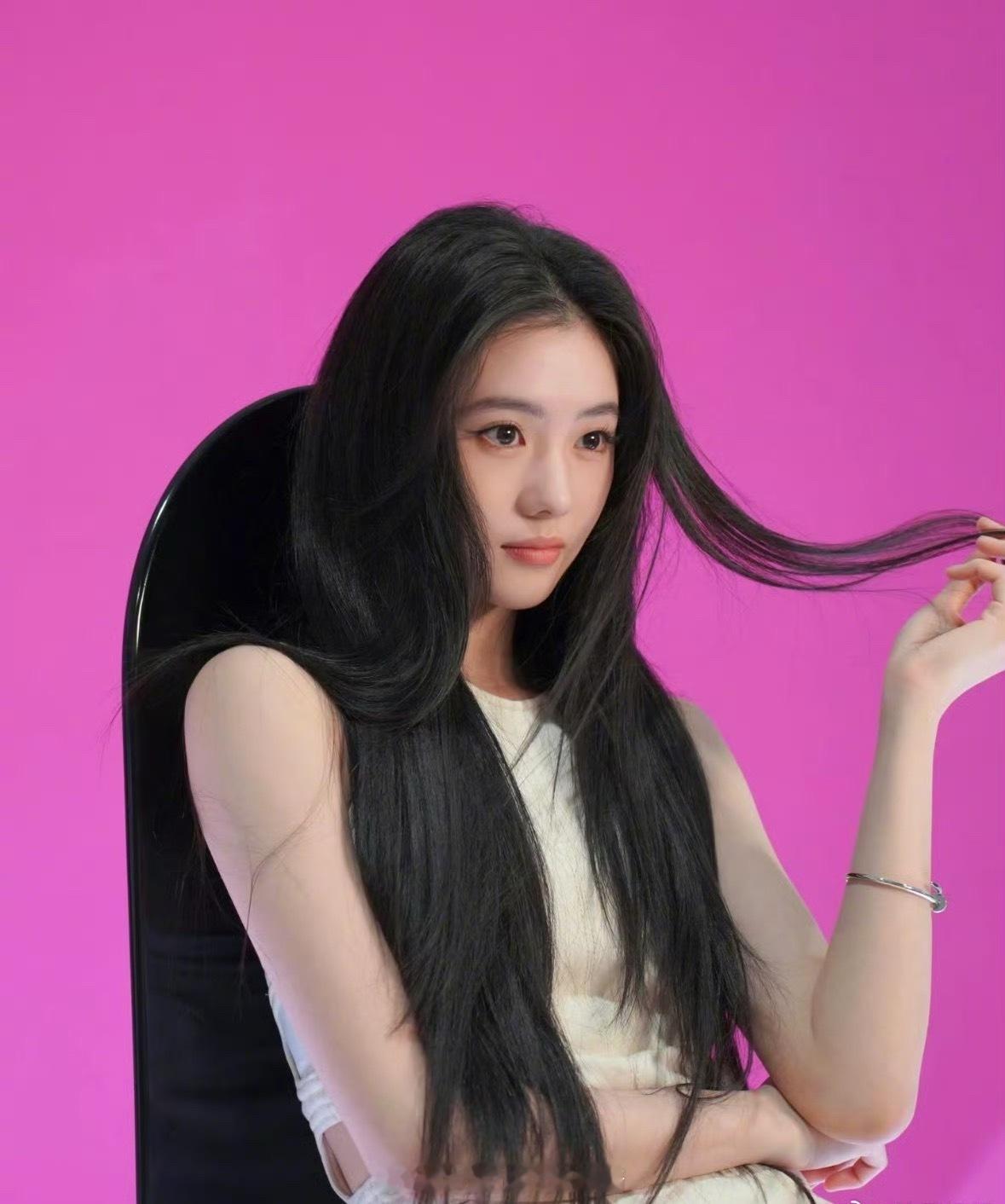 刘浩存这两张图有点迷倒我了​​​