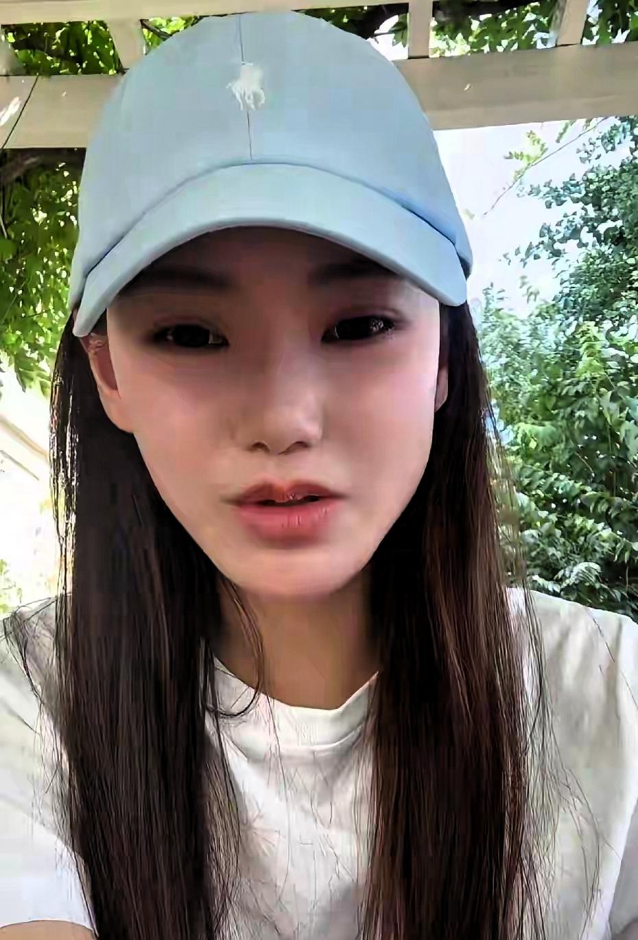 同样是汪家的孩子，夫妻俩专程飞往台北陪伴玥儿与箖箖，三个月大的亲生儿子却留在北京