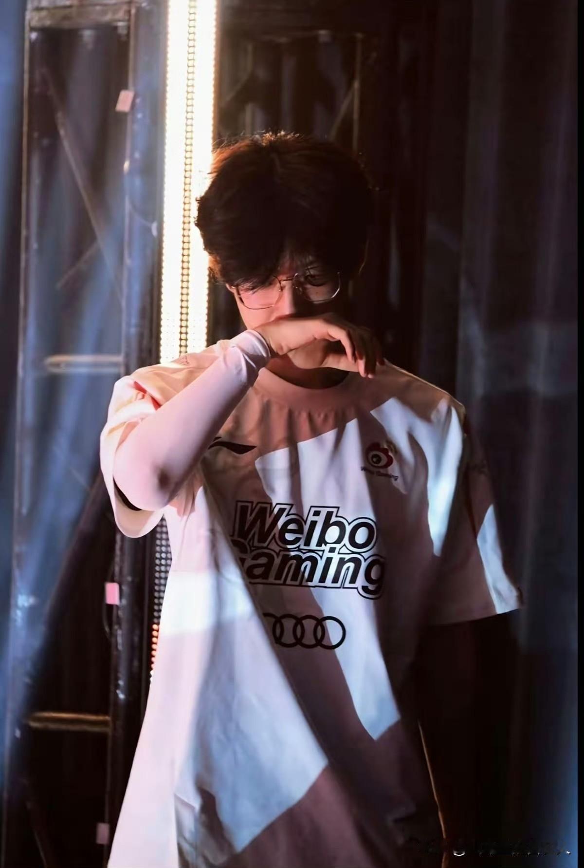 2025年12月10日，iG电子竞技俱乐部官宣英雄联盟选手TheShy（姜承录）