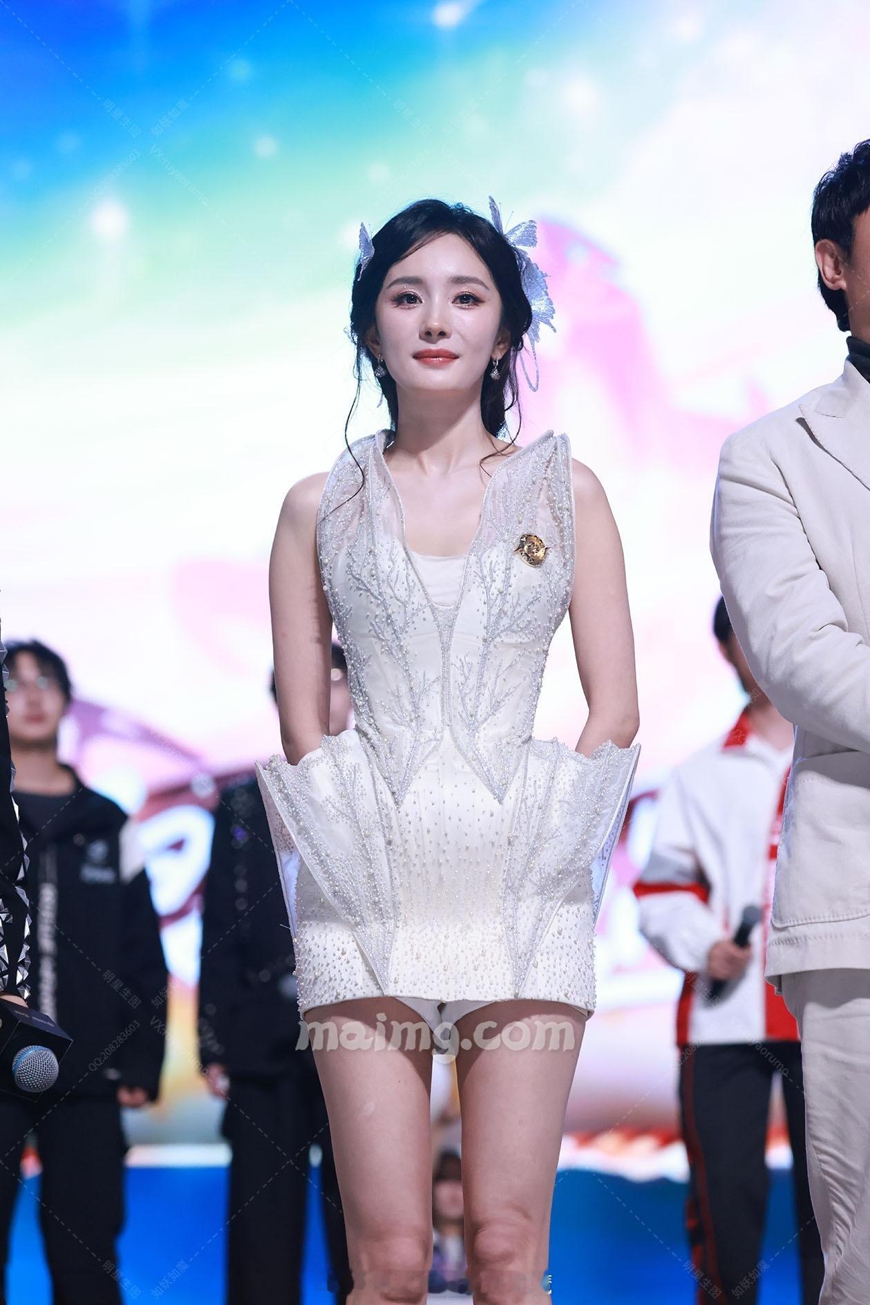 何炅杨幂你话筒拿了吗杨幂王者荣耀共创之夜😘