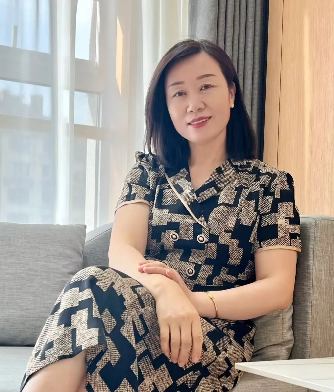 我是个傻女人么？奔五的我和老公都失业一年多了，每人领着一个月2000多的失业金