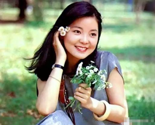 邓丽君在清迈去世前，白龙王曾三次不肯见她：只因一句“狐妖转世”，让他不敢违背命数