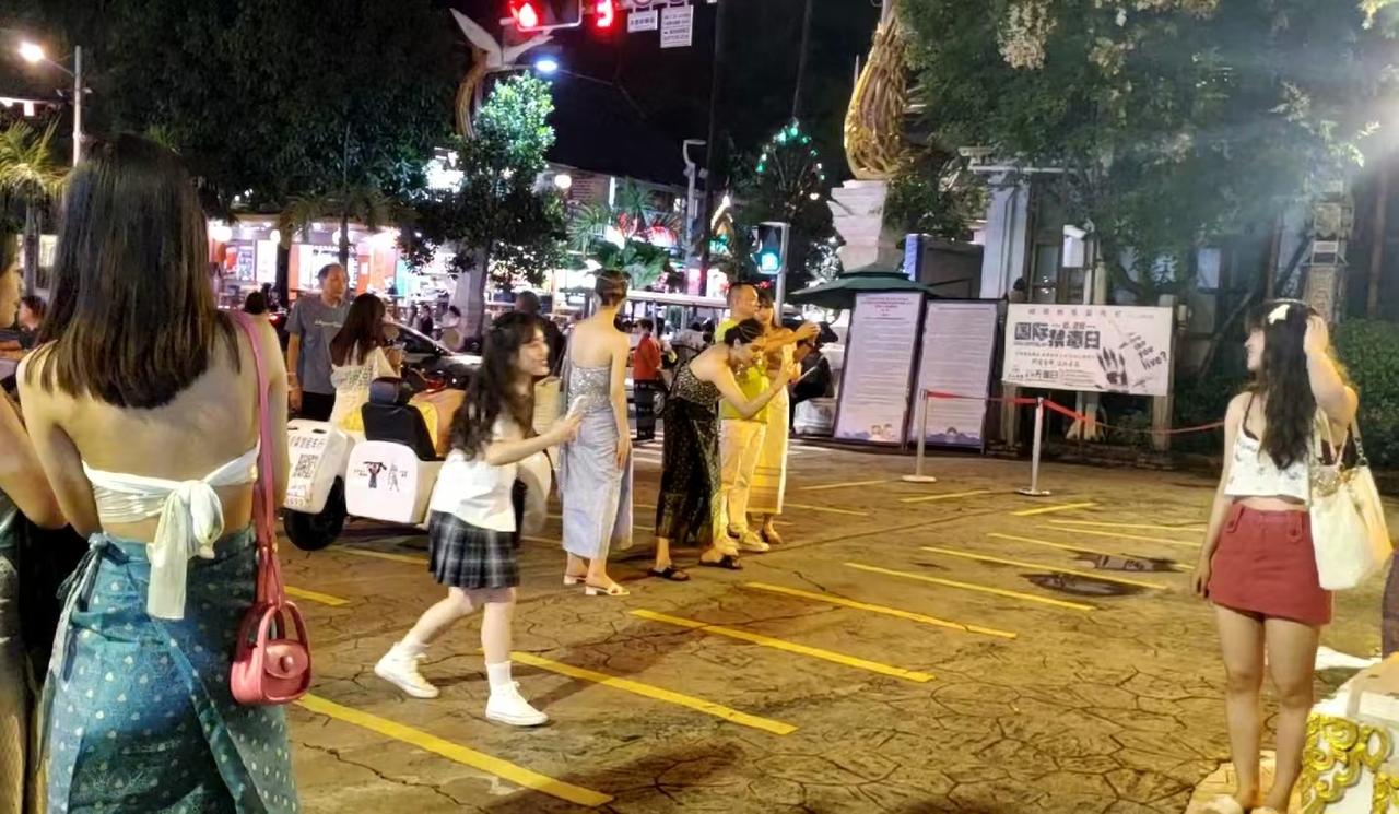 今年的旅游业，到底怎么回事？新疆那边的同行告诉我，“今年新疆卷得很，车价也卷，