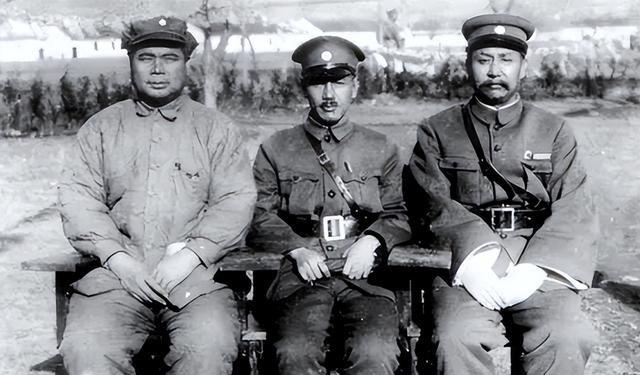 建国后对冯玉祥评价高的原因首先是因为他反蒋。反蒋战争败了两次。之后除了抗战期间，