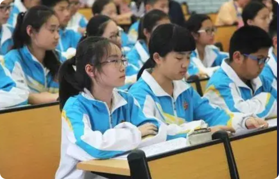 小姨子家闺女今年上初三，数学一直学习不好，一模才考80分，这不要求我给她补补！我