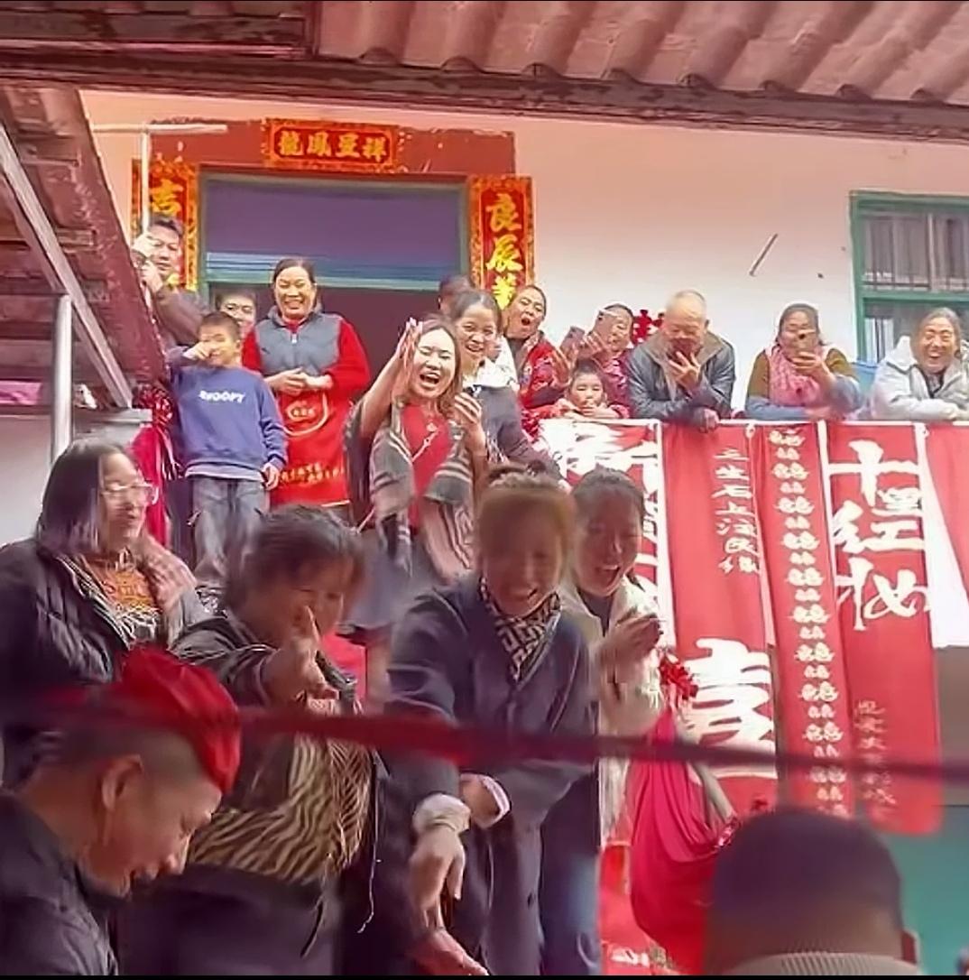 广西“闹婚”，没有实力，新娘还真不好娶啊看了两场广西老表的“闹婚”视频，发现