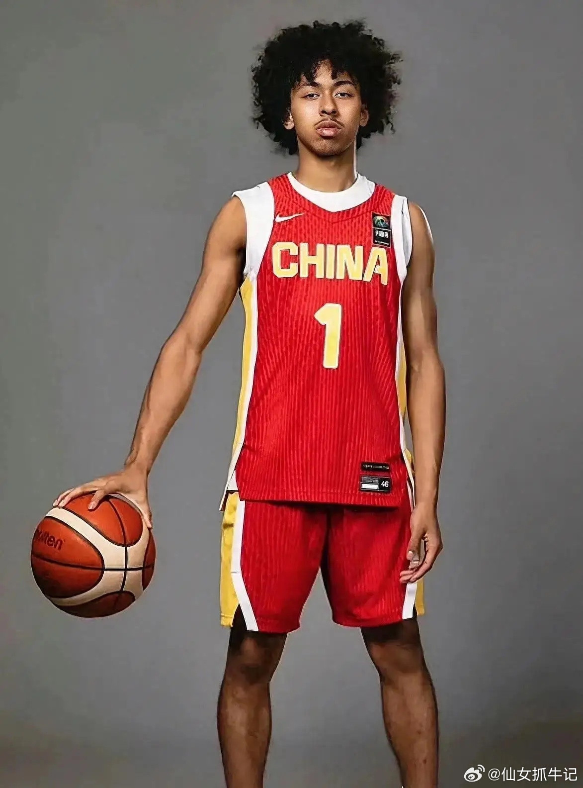 朱正，立足NBA的中国后卫国籍：中国，2007年出生美国，2025年1月完成中国篮协注册真正值得讨论
