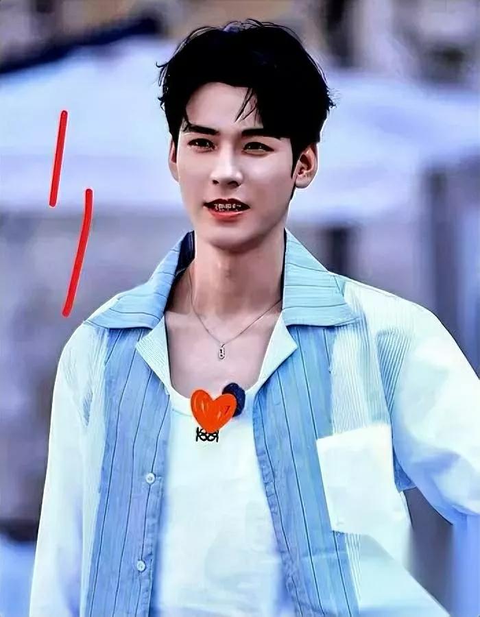 龚俊眼神跟着李沁跑！但一说话就低头搓手？原来两人在《你好星期六》的互动里