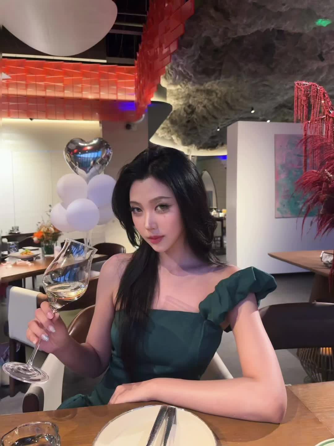 凶手和恋人都喜欢事后返回现场