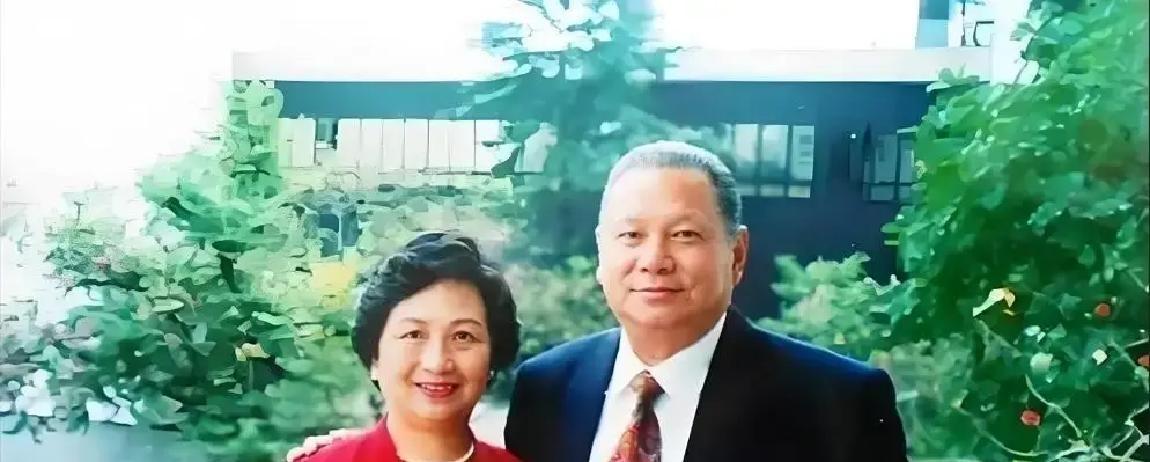 亲爹的葬礼，继母居然托人带话不准女儿来参加！理由听起来荒唐得像个笑话——说女