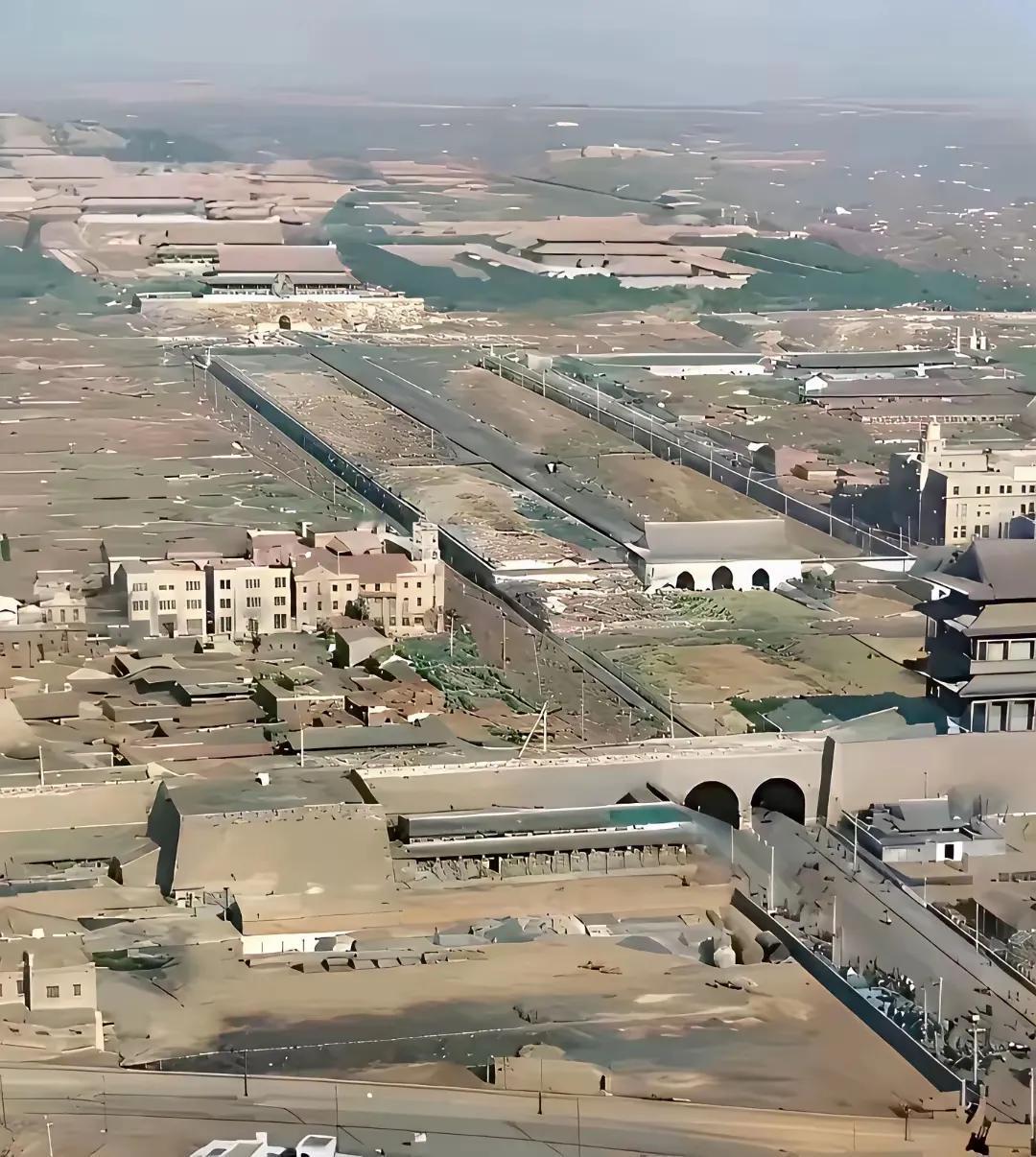 北京城的三个阶段：49年，99年，25年