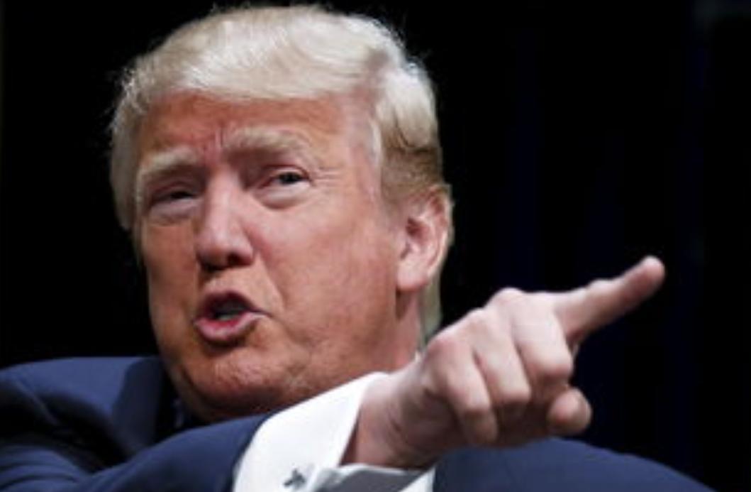 美国北卡州第一大城市夏洛特，突然被一阵紧张气氛笼罩，一群身着制服的联邦执法人员毫