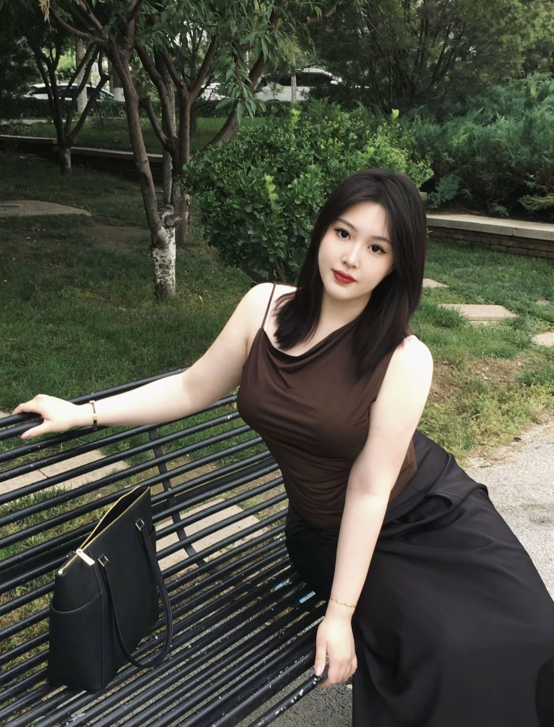 “哪有生活不满意，只有余额不如意，余额一满意，万事皆如意！”
