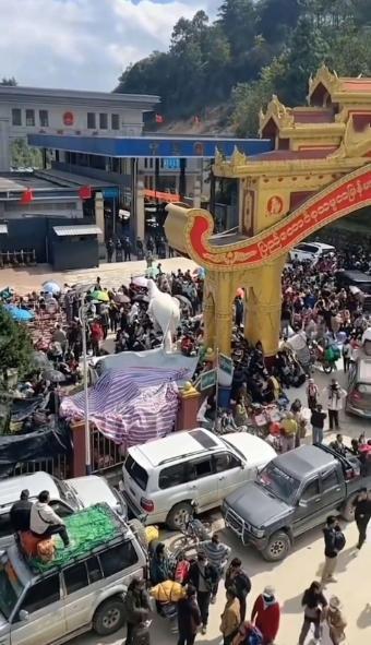 缅甸掸邦最近上演“卡脖子”大戏，从北往南的货车，只要拉的是中国货，直接被军方检查
