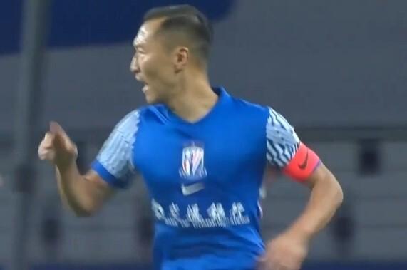 天津可能会感谢吴曦!因为上一场比赛吴曦最后时刻为申花制造了一个点球!尽管申花只拿