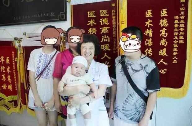44岁高龄妈妈喜获二胎, 姐姐比弟弟大19岁