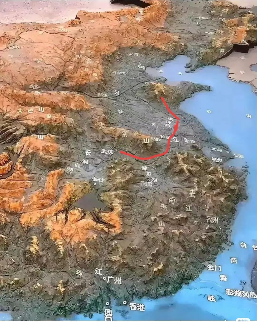 地图能告诉答案：为什么要去东北，去东北为什么要走山海关。为什么定都北京叫天