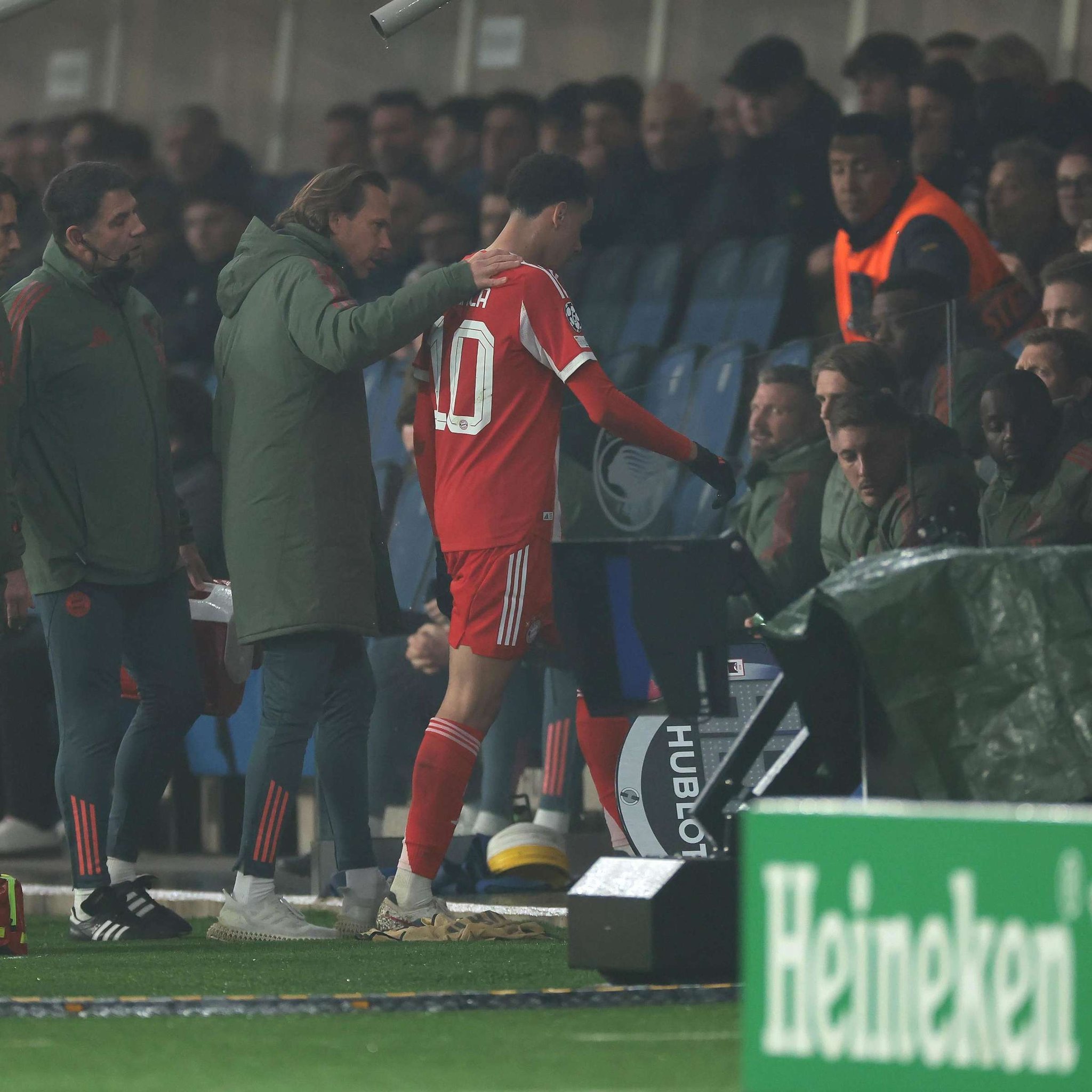 穆夏拉目前正遭受脚踝肌腱疼痛的困扰，这条肌腱在去年夏天的重伤中严重受损。肌腱的愈