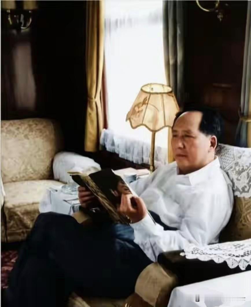 一两百年前，马克思分析了阶级矛盾，给出人类未来的走向——从资本主义到社会主义，然