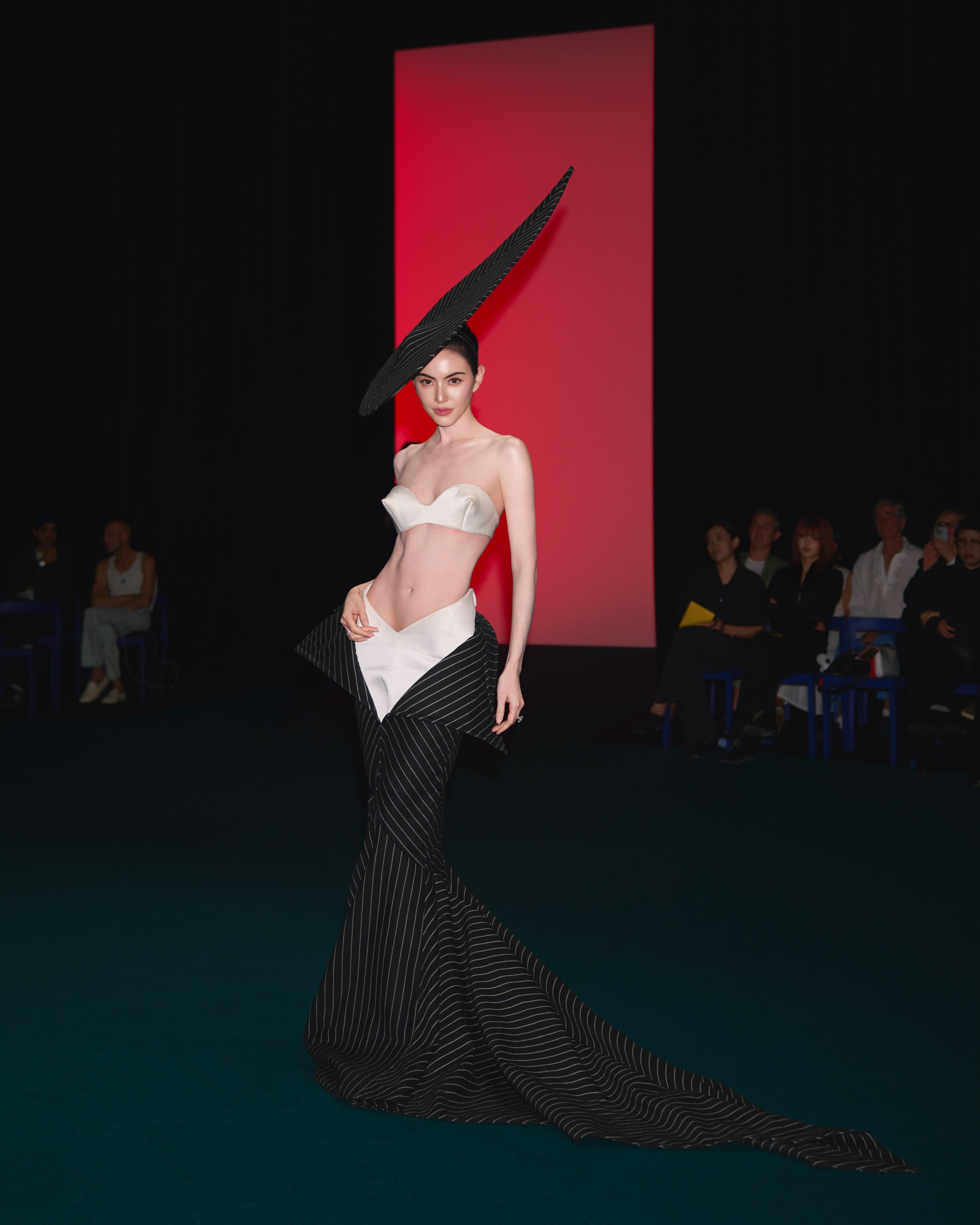 MaiDavika｜巴黎高定时装周大秀直击出席RobertWun秋冬