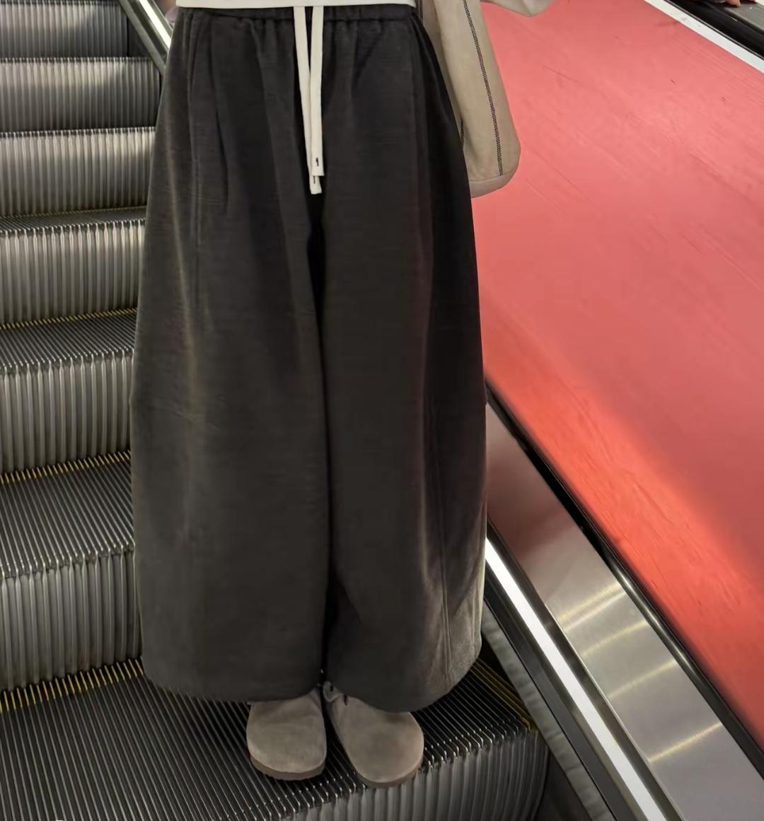 你们不觉得奇怪吗？现在90%的女人一到冬天，几乎不再穿很规正修身的衣服了