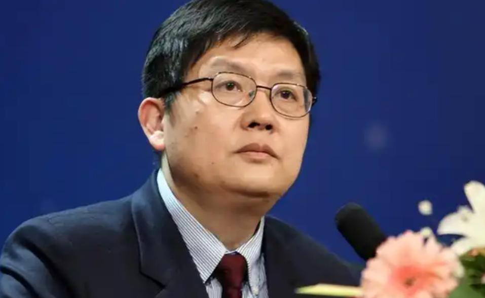 中国政府呼吁谨慎前往日本，然而复旦大学的冯玮却在此时，高调推荐中国学生去日本，并