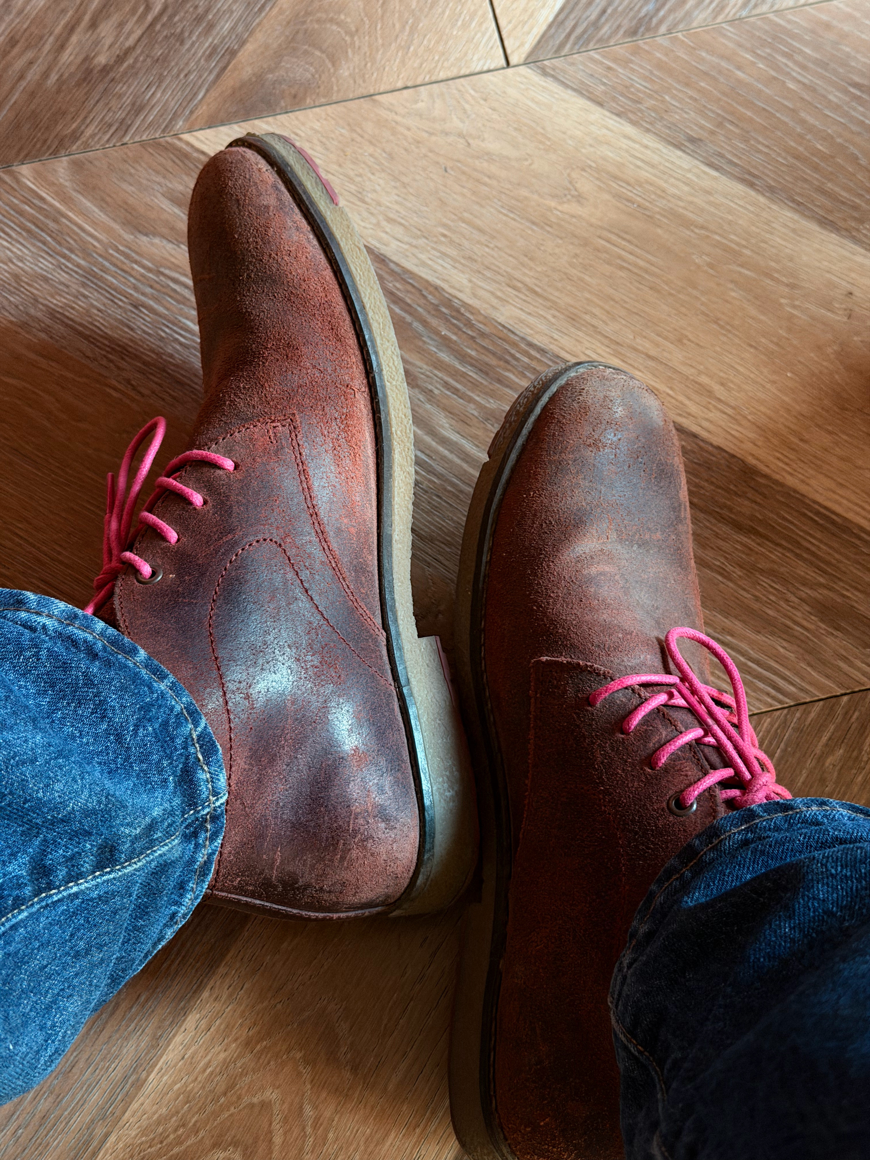 请教各位一个古怪的问题：我有一双很好穿的鞋子，十多年前买的，是做雨鞋的那个AI