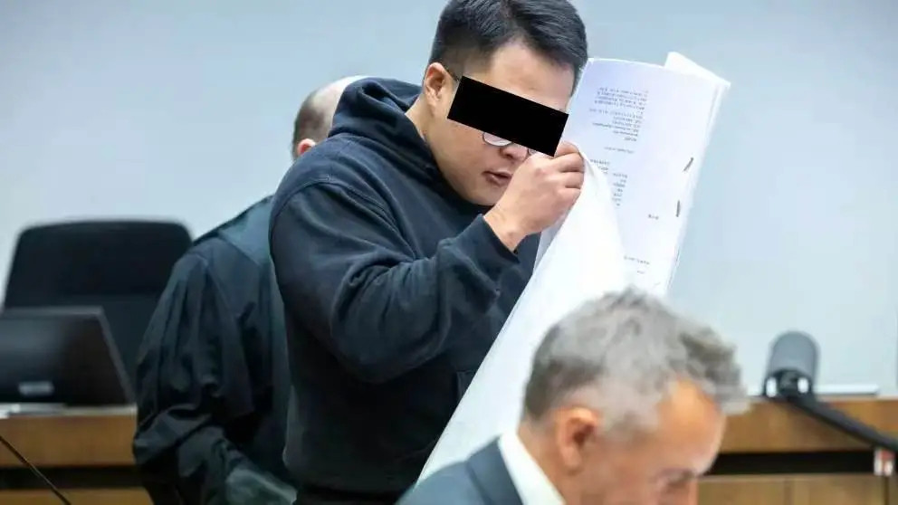 【男子拍大量视频照片记录迷奸女友】法官怒斥留德硕士下药迷奸女友据扬子晚报报道：一