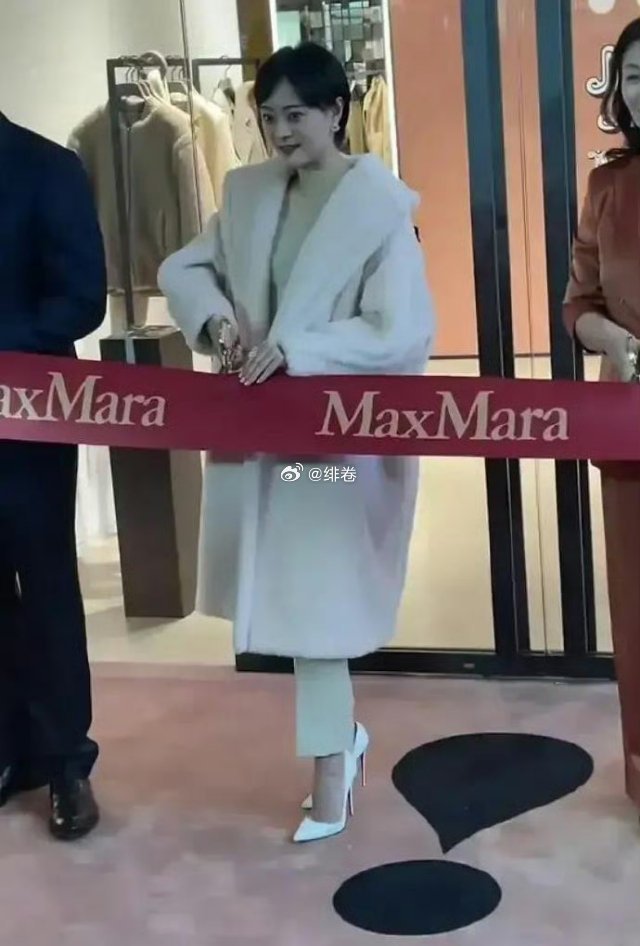 真心佩服孙俪，脚背都凹到90度了，还能笑对自如。