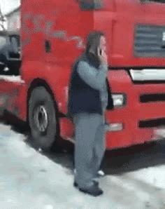 不懂就问，这个玩笑一般开了，以后就没朋友了。