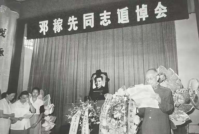 1986年7月29日，两弹元勋邓稼先逝世，享年62岁。因为核辐射，邓稼先不幸患了