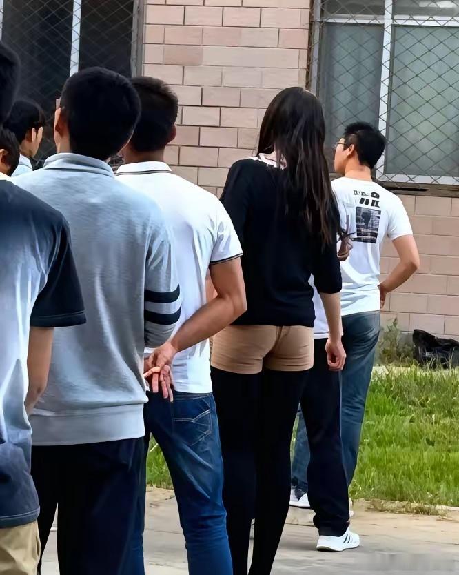 不能点开看，你们第一眼看到了什么