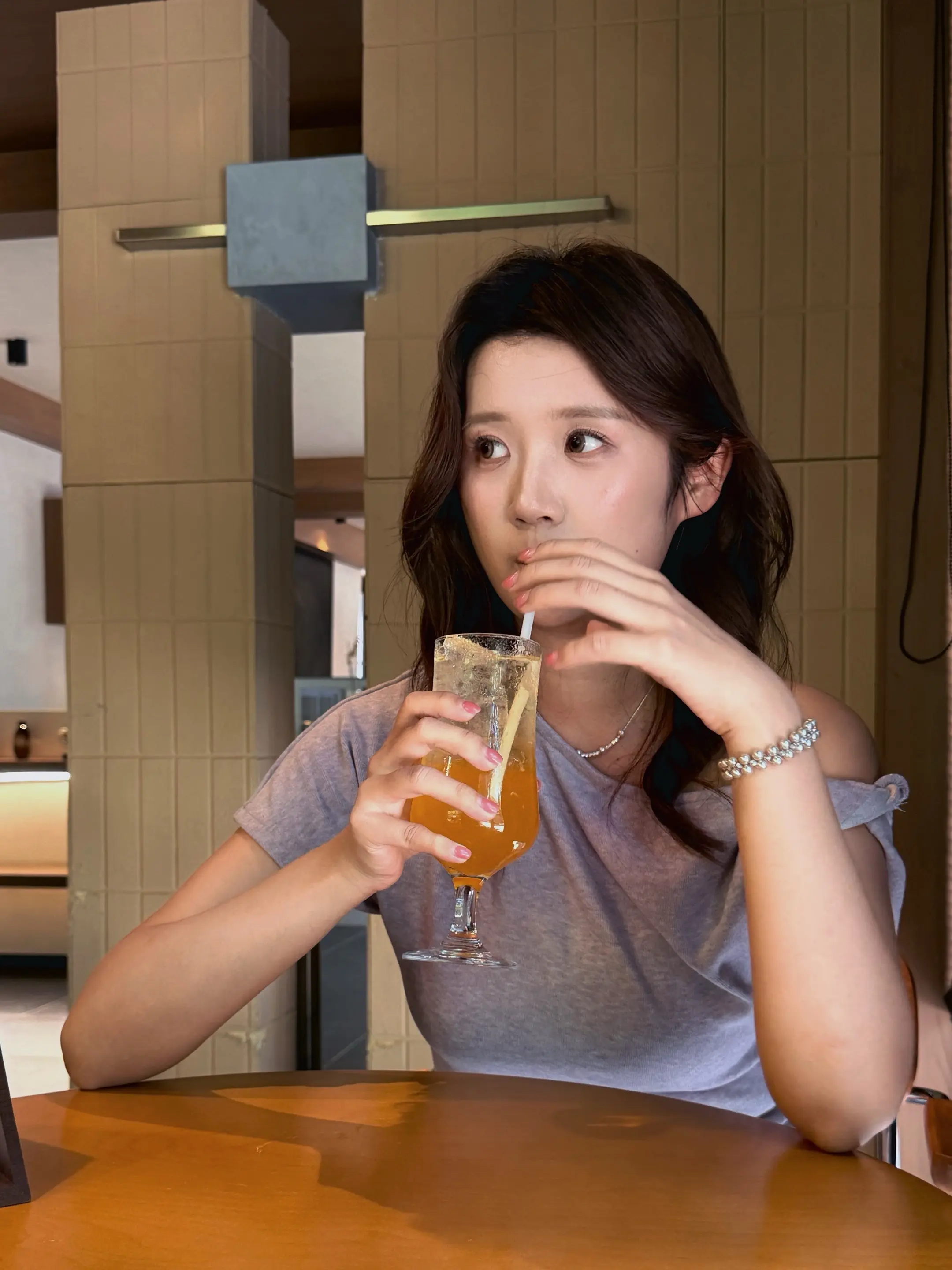 我从不觉得“妈感”是贬义词。相反，“妈感”应该是形容温柔又有力量 勇敢...