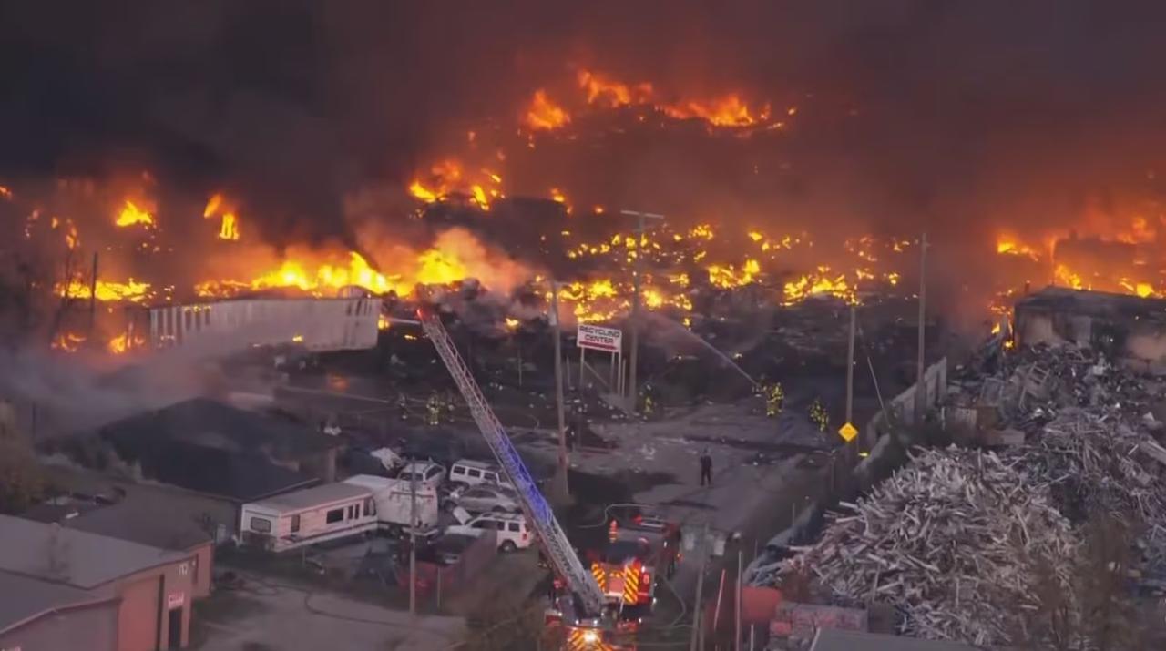 看到一条新闻，后背直发凉。美国交通部长居然公开说，如果情况再没有好转，他们可能被