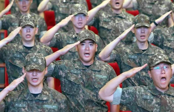 李在镕将出席儿子军官任职仪式（海军少尉），放弃美国国籍服役39个月李智昊2