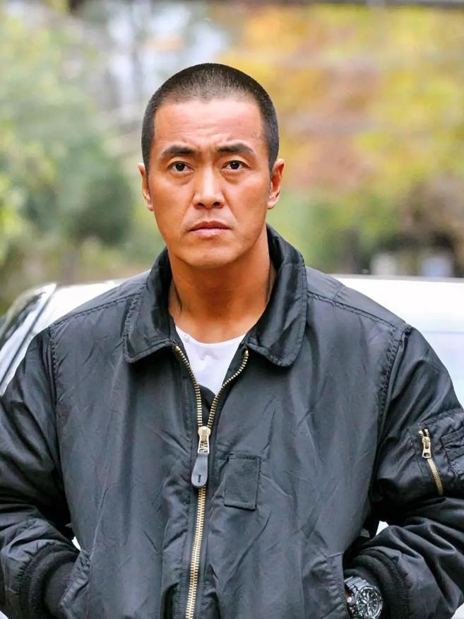 大家还记得这位男演员吗?他今年51岁,土生土长的哈尔滨人,毕业于北京电影学院。