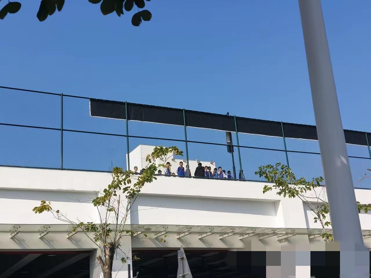 现在越来越多人不想生孩子，算一笔时间账，瞬间就明白了。从幼儿园到大学，再加